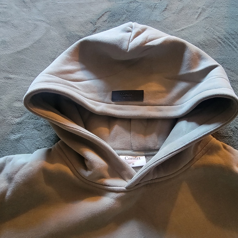 Comfrt Women's Green Hoodie